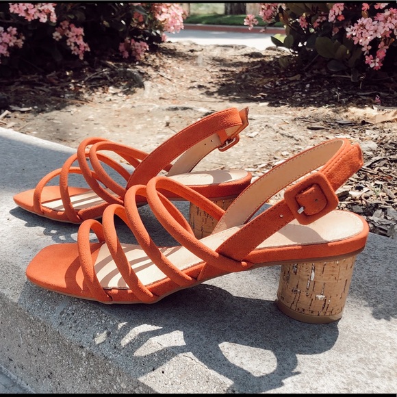 Zoey Sandals Size 8 - Picture 5 of 6